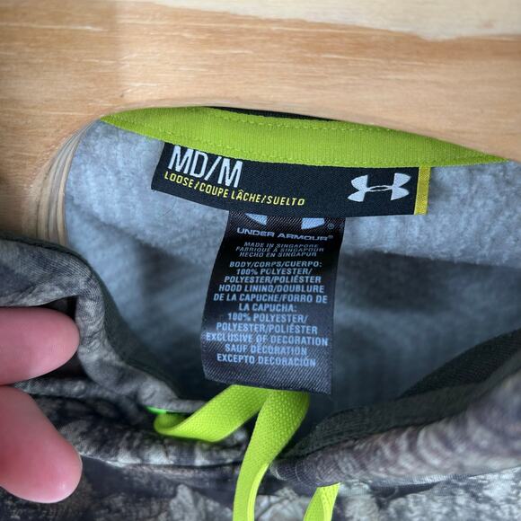 Men's Camo Under Armour Mossy Oak Treestand Scent Control Hoodie Sweatshirt Sz M - Picture 3 of 6